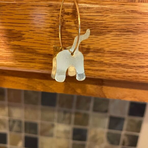 Laser Cut Gold Tone Full Body Cat Earrings Vintage Dat Butt So Cute! - Picture 12 of 12